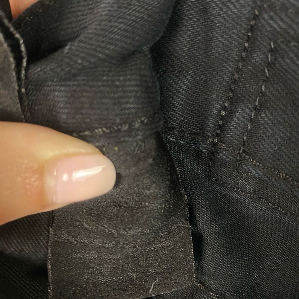 Robin’s Jean Mens Black Distressed Jeans w/ Studded Detail - Picture 13 of 16